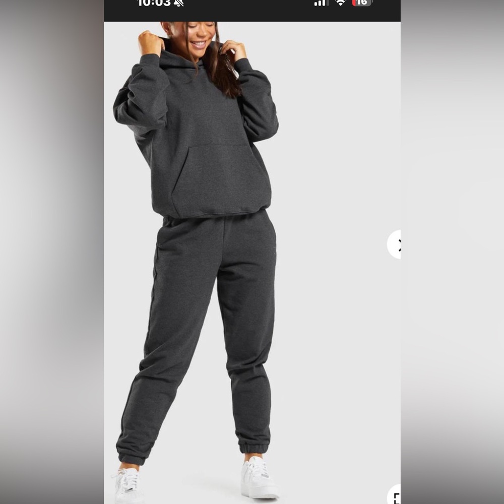 Gymshark REST DAY SWEATS JOGGERS
Oversized Fit and top